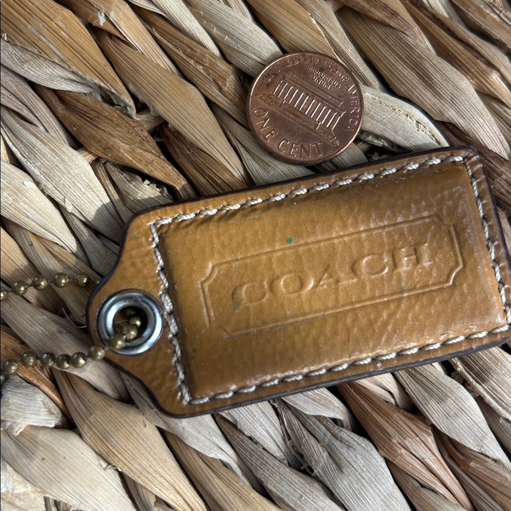 Coach Hangtag Bundle - Picture 4 of 7